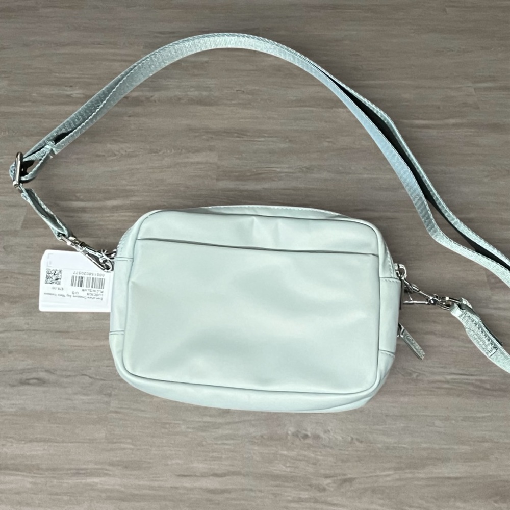 Lululemon Everywhere Crossbody 2L Pelican NWT - Picture 4 of 6